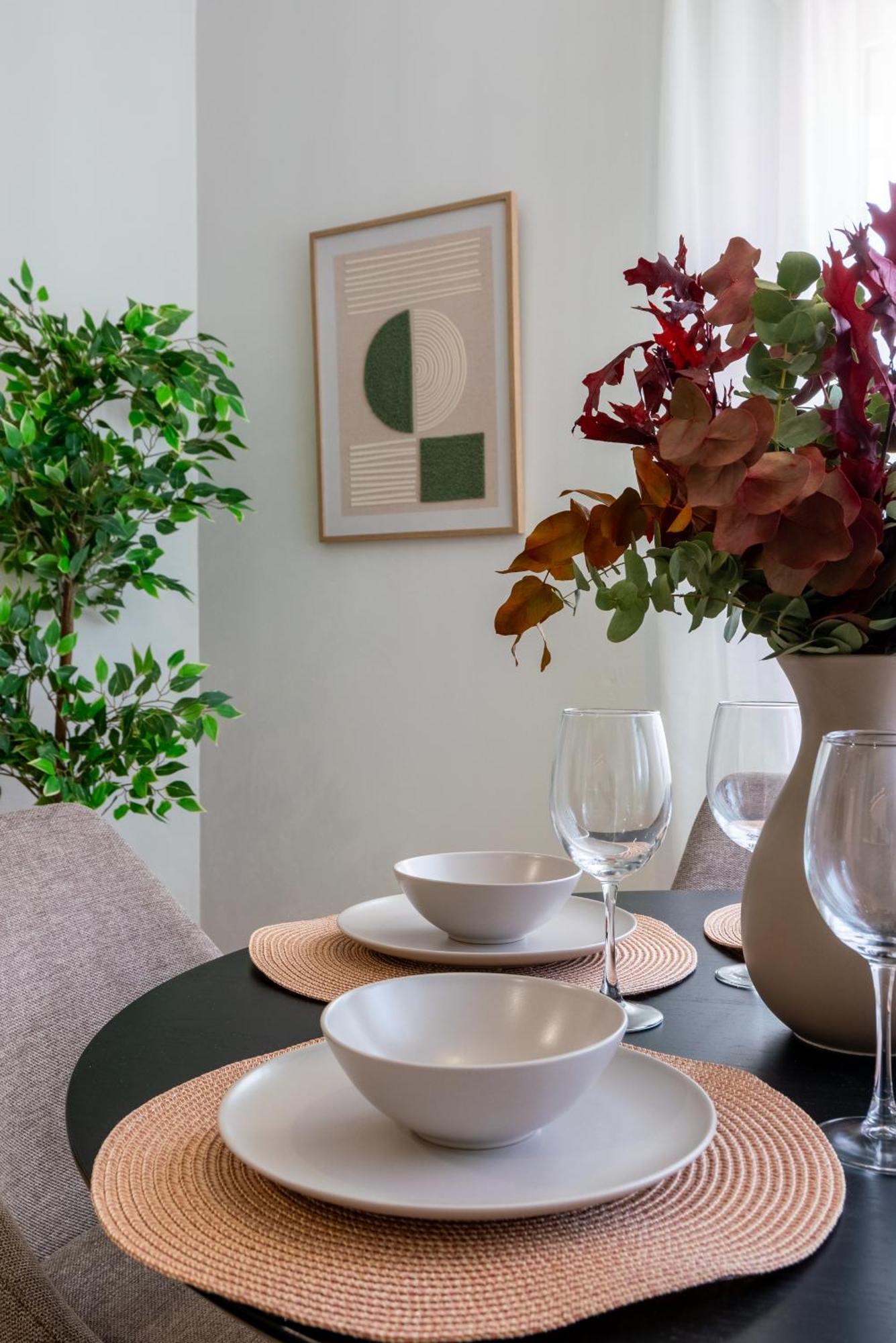 Diseno Y Comodidad En Bami Apartment Seville
