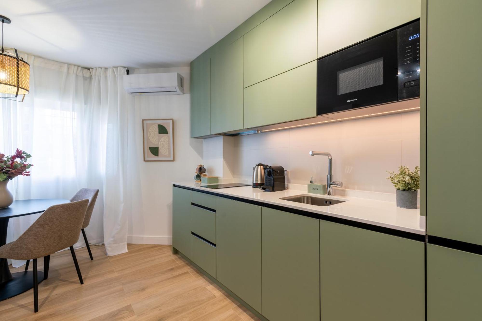 Diseno Y Comodidad En Bami Apartment Seville